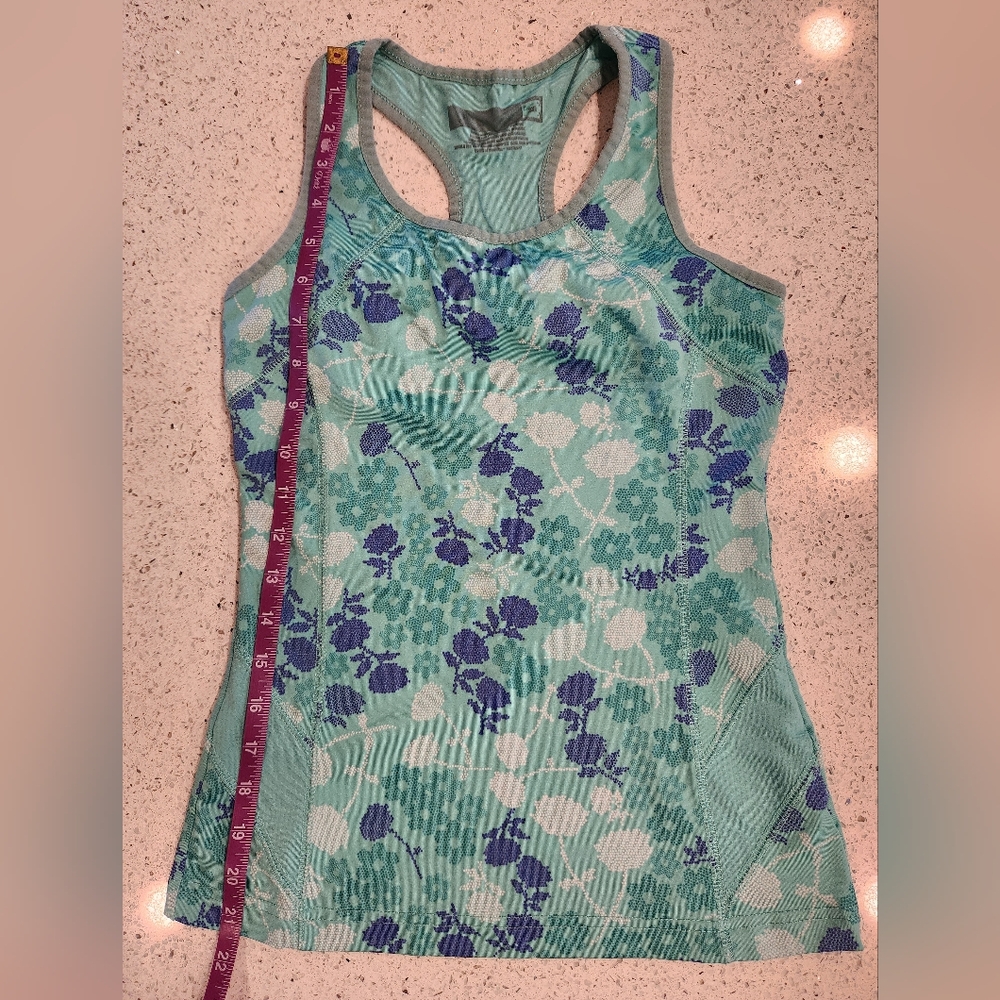 Teal flowered workout tank XS - Picture 4 of 4